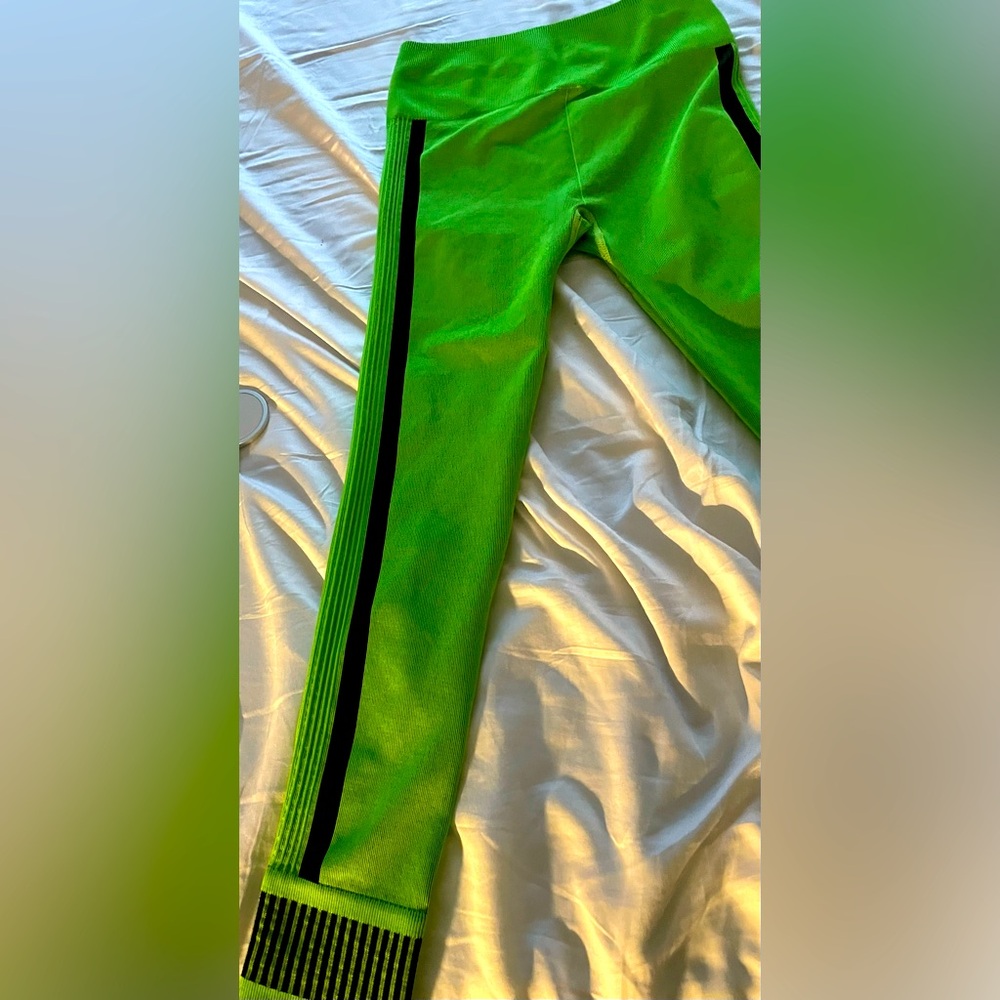 Fabletics - Picture 2 of 7